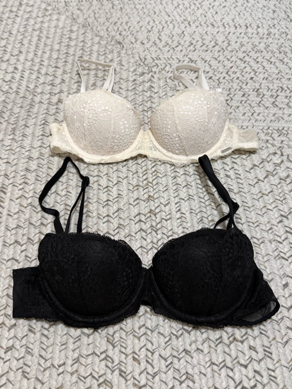 BUNDLE of 2 Victoria’s Secret PINK Date Push-Up Balconette Lace Bras, Size 32A